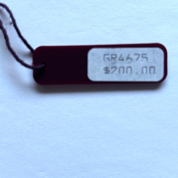 Authentic vintage Gruen women's luxury gold and diamond bezel quartz watch - Picture 10 of 10